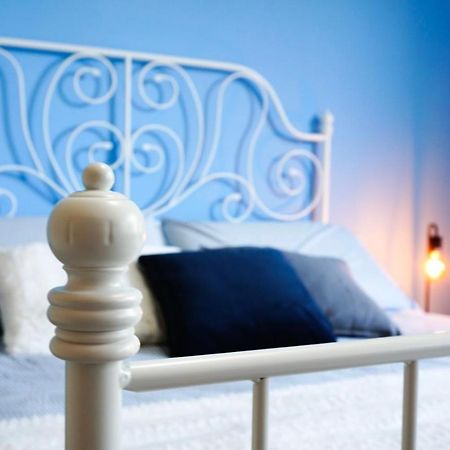Villa Aurelia - Seafront Apartment With Terrace Куарту-Сант'Елена Екстер'єр фото