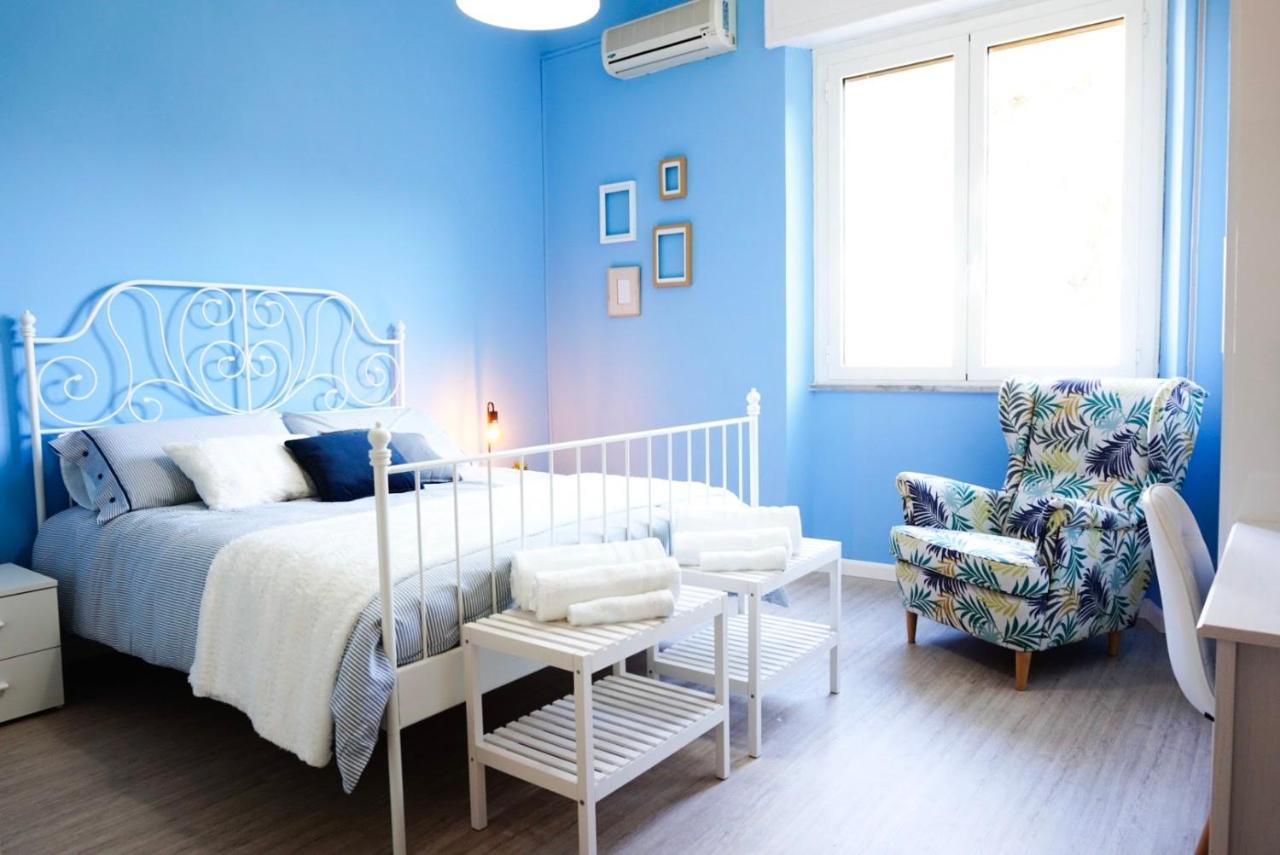 Villa Aurelia - Seafront Apartment With Terrace Куарту-Сант'Елена Екстер'єр фото