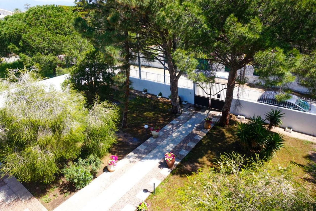 Villa Aurelia - Seafront Apartment With Terrace Куарту-Сант'Елена Екстер'єр фото